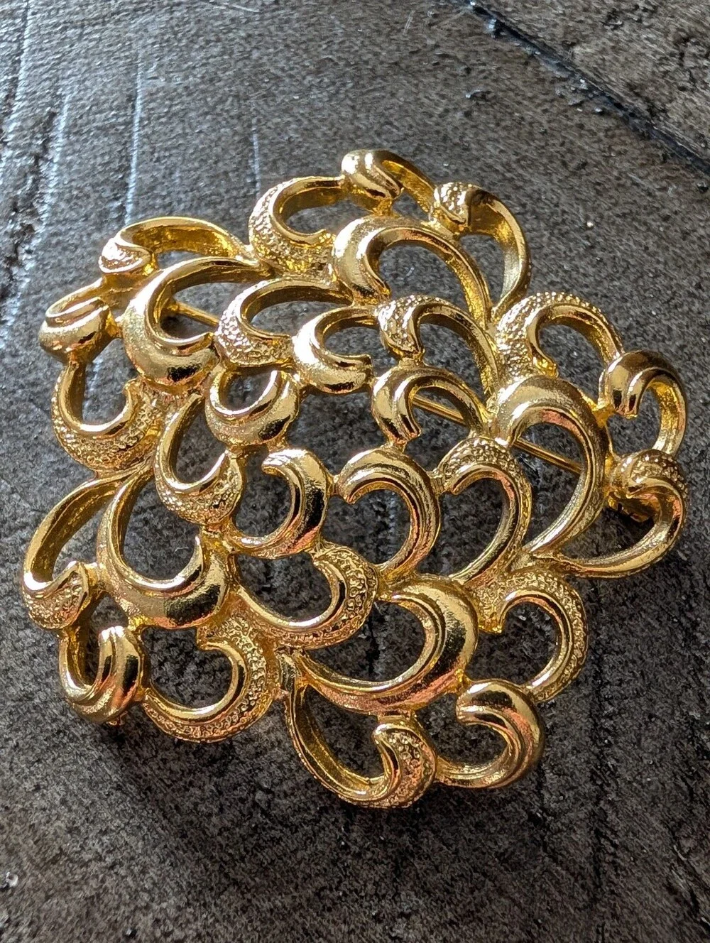 Gold Tone Textured Floral Openwork Or Scroll Design Brooch